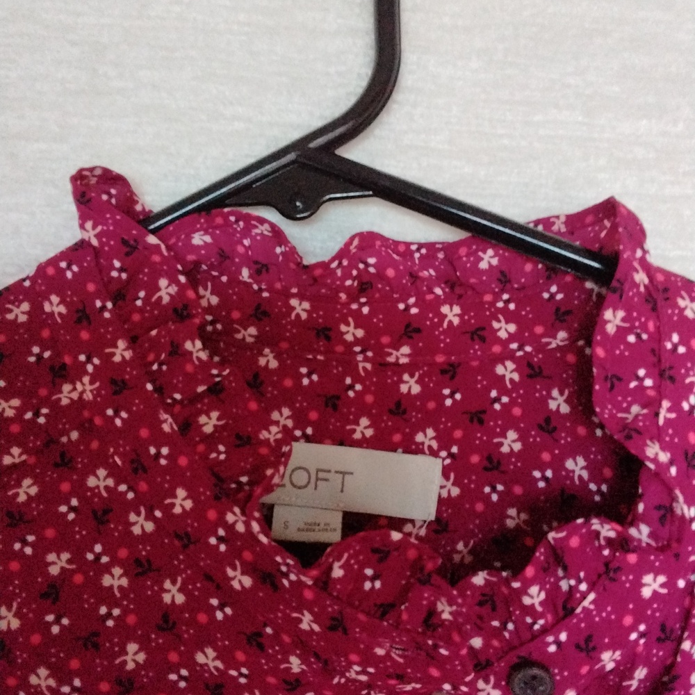 LOFT Burgundy Floral Blouse Size SMALL - Picture 5 of 8